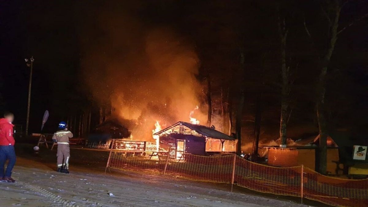 Požar uništio restoran na popularnom skijalištu na Pohorju, uhićena tri mladića